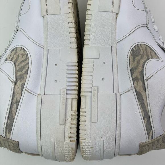 Nike Air Force 1 Pixel SE Zebra Sneakers Low Top Platform Womens Sz 7 White Gray - Picture 12 of 16